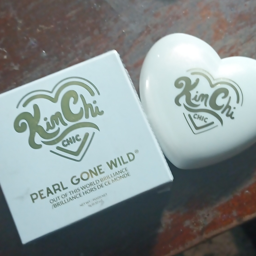 Kim Chi Pearl Gone Wild Highlighter